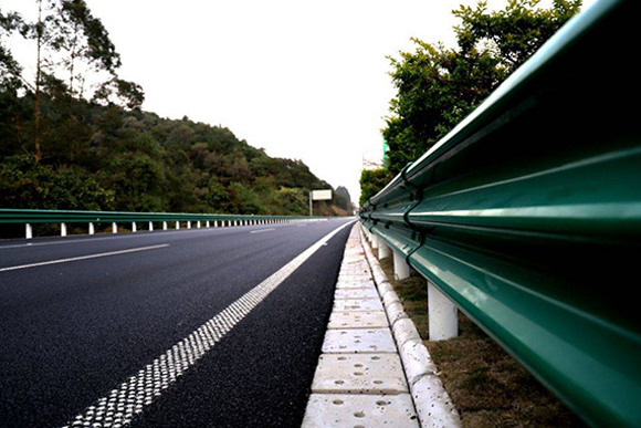 黄冈高速公路护栏的常用类型
