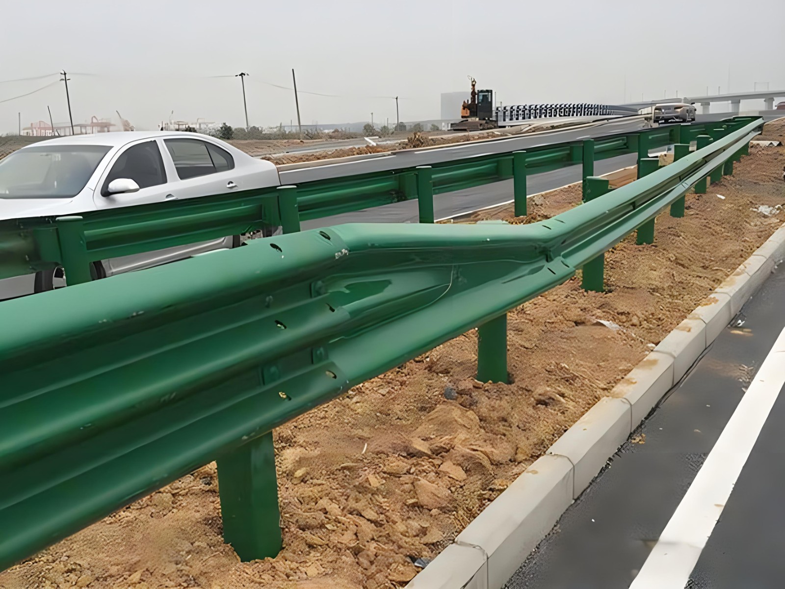 黄冈高速波形护栏板日常维护方案确保道路安全新举措