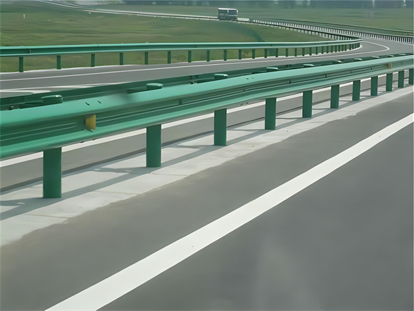 黄冈高速护栏板守护安全广泛应用于多个行业
