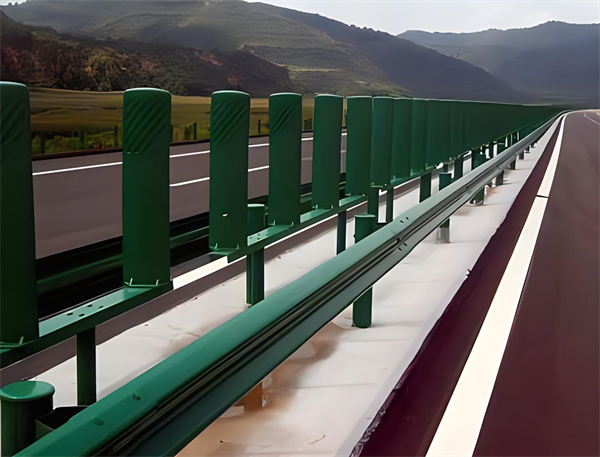 黄冈三波护栏板在高速公路的应用